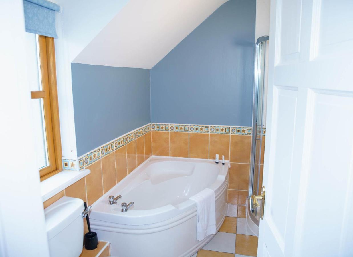 Dingle Courtyard Cottages 4 Bed By Trident Holiday Homes Екстериор снимка